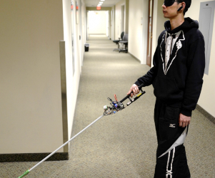 Un bastón robótico con cámara 3D puede guiar al usuario con precisión hasta el lugar elegido