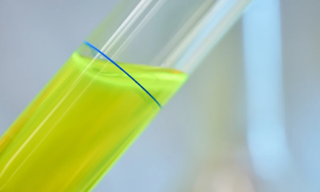 La FDA aprueba Susvimo: Una esperanza para quienes padecen edema macular diabético